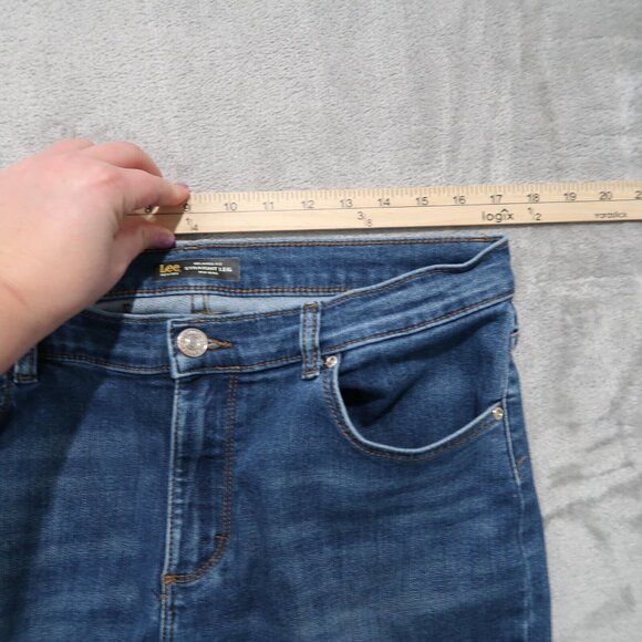 Lee Jeans Womens 14 Petites Blue Straight Leg Relaxed Fit Mid Rise Whiskering - Picture 13 of 14